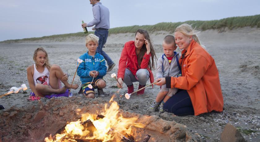 Aphrodite Met Zonnig Terras, Eigen Keuken, Verwarmd Hotel-Zwembad, Nabij Dorp, Duinen En Strand Hollum  Kültér fotó